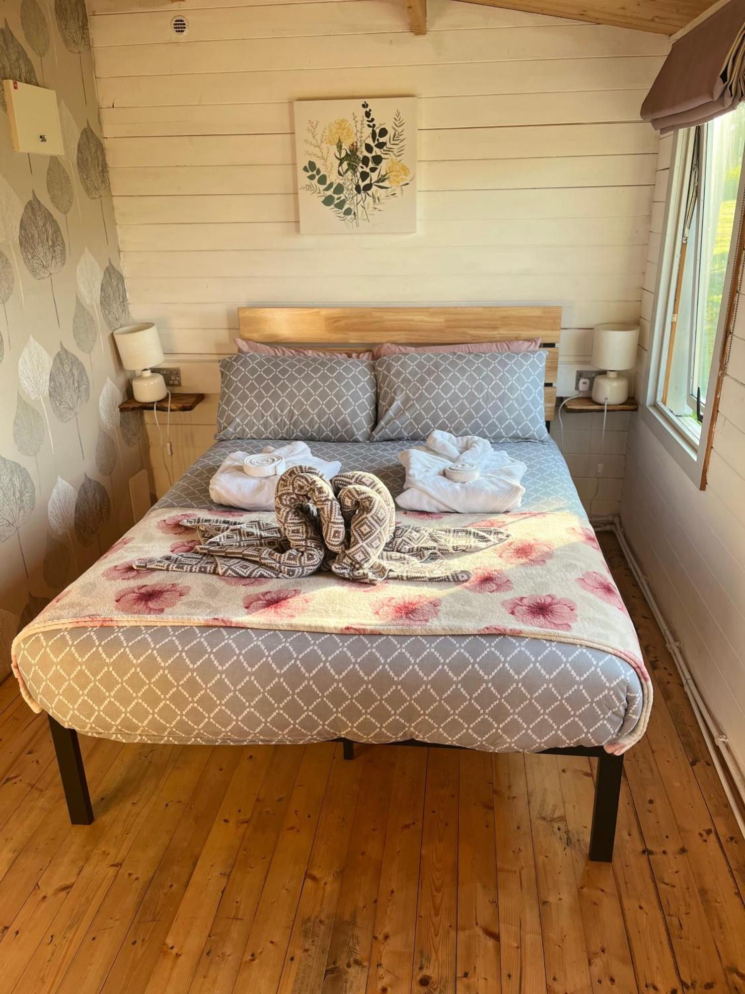 Ivy Rose Cabin No Hot Tub Bude Luaran gambar