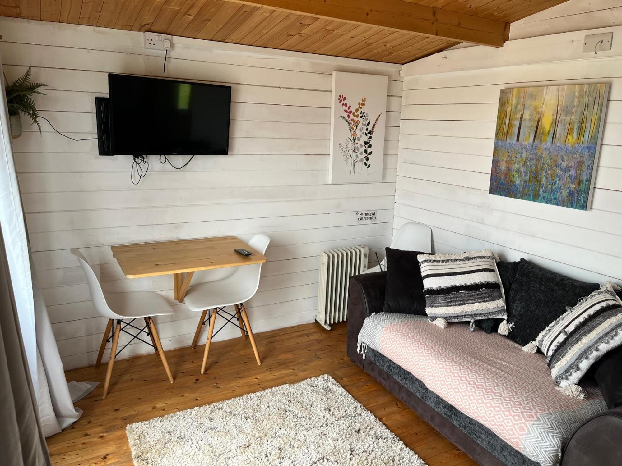 Ivy Rose Cabin No Hot Tub Bude Luaran gambar